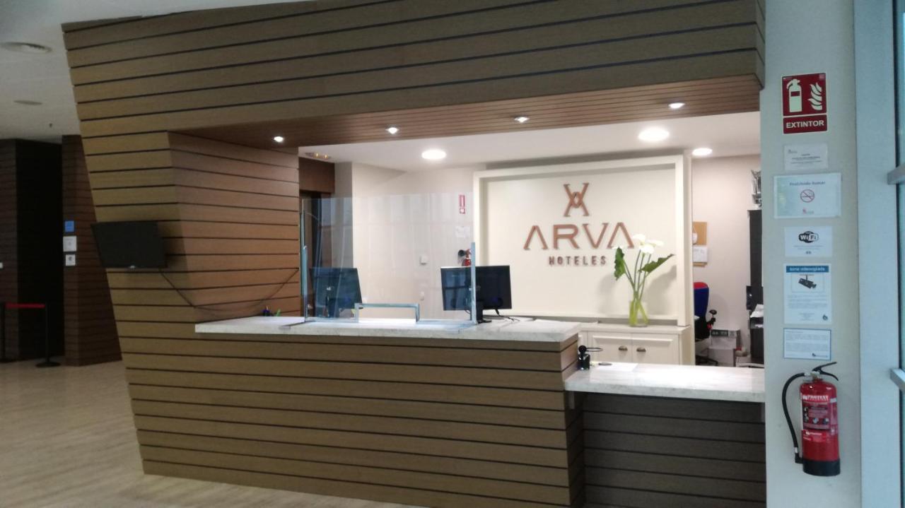 فندق Arva Abad San Antonio ليون المظهر الخارجي الصورة